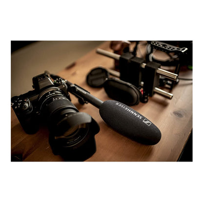 Sennheiser MKE 600 Kamera-Richtrohrmikrofon, Phantom- & Batteriespeisung, Windgeräuschfilter (505453)